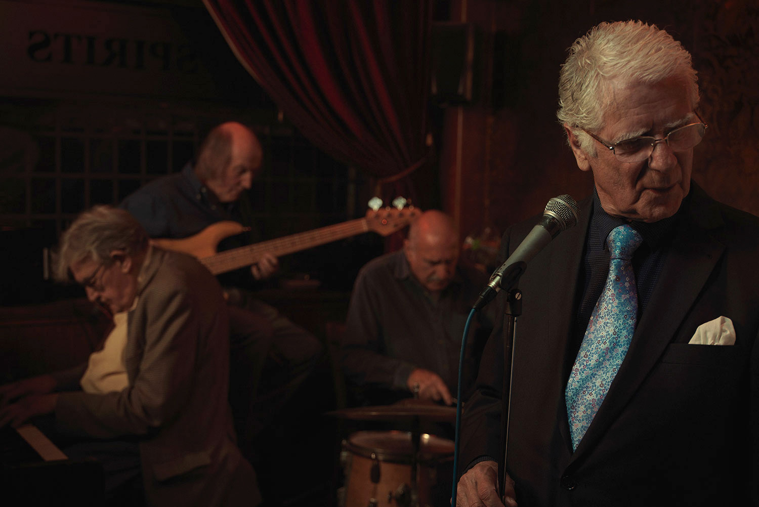 Old time band. Image from Last of the Old Crooners, Palm Tree pub by Tom Oldham