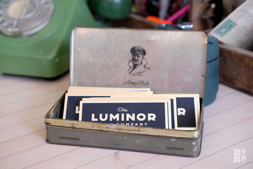 Luminor Sign Co business cards