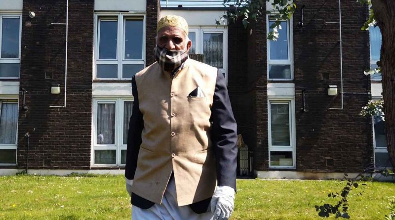 Dabirul Choudhury, the 100 year old Bow resident, walking to raise funds during Ramadan