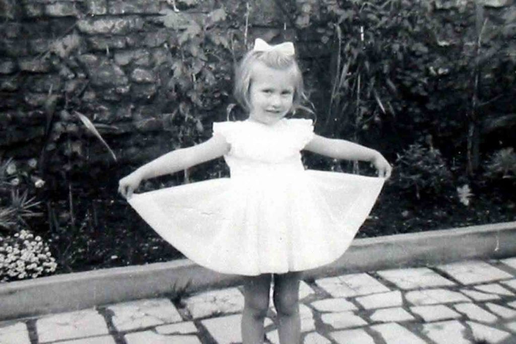 Young linda in the back garden of 40 libra road