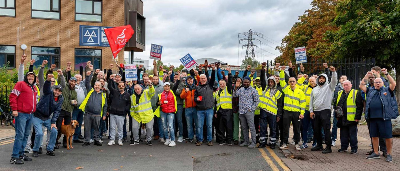 Demonstration in Poplar by striking Tower Hamlets refuse workers, represented by Unite the Union, on Tuesday 19 September. Photo credit: TwelveOsixStudio.