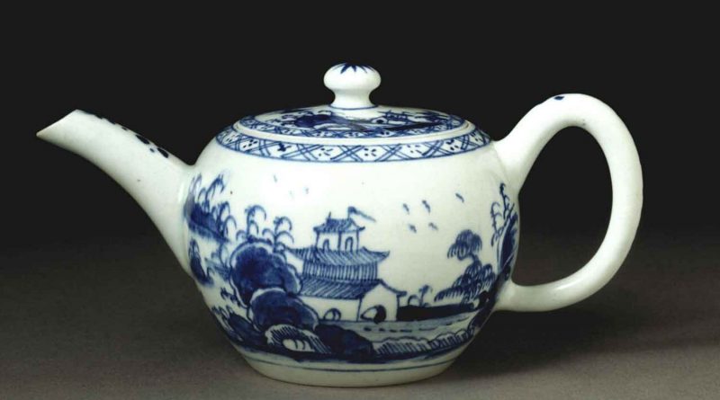Bow Porcelain Factory teapot © Victoria and Albert Museum, London