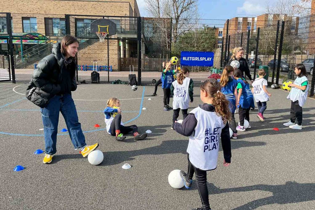 Lotte doing a coaching session at Olga Primary School, Roman Road, East London