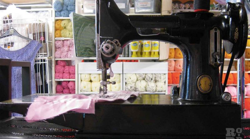 A sewing machine in sewing shop.